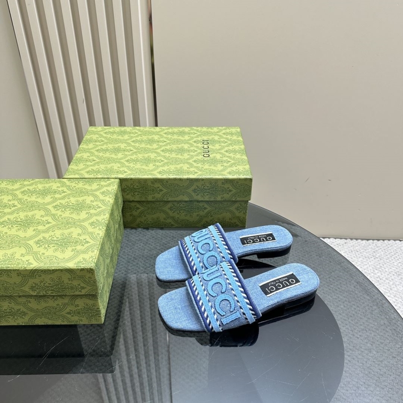 G*u*i slippers